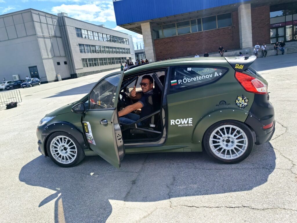 Време за Гимкхана с българската рали легенда Крум Дончев